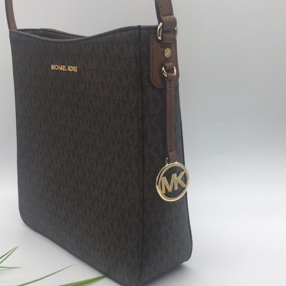 Michael Kors LG MESSENGER Crossbody BROWN - Picture 2 of 8